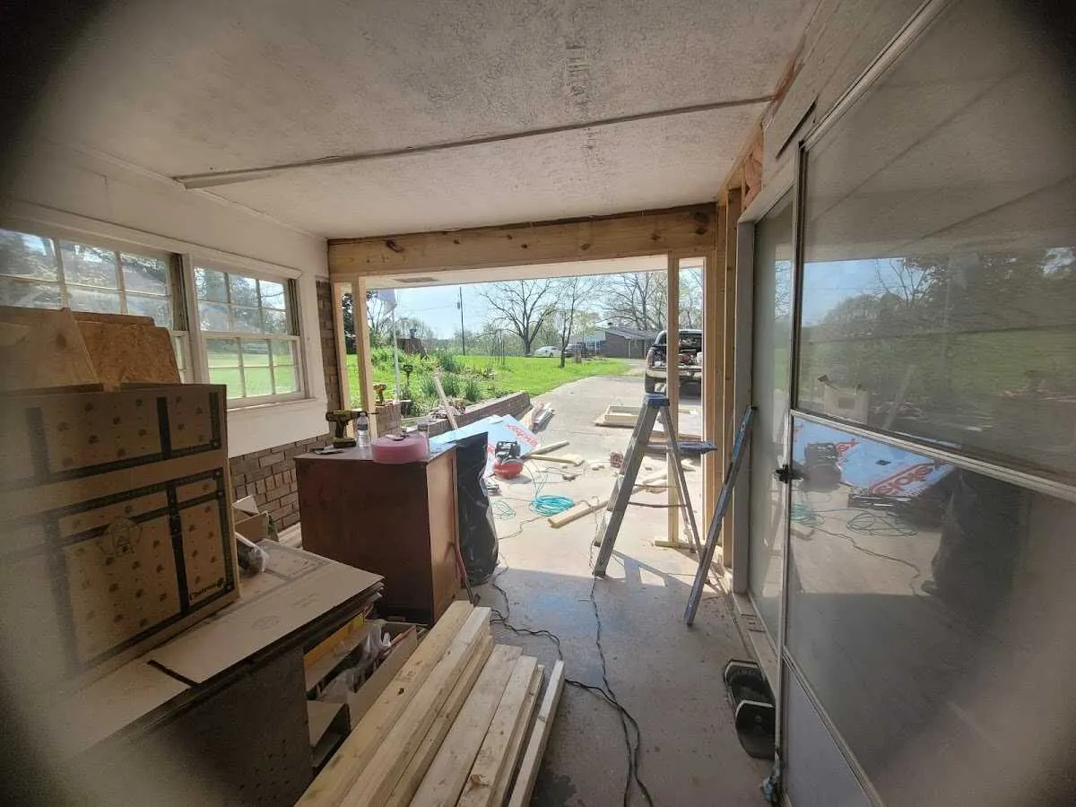 Air movers and dehumidifier for Drying & Dehumidification in Taneytown